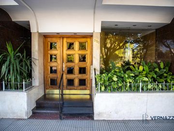 APTO CREDITO! Cómodo y luminoso 5 ambientes con vista al Parque Centenario