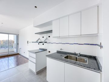 Departamento en venta en Echesortu, Rosario 1 dormitorio c/ patio y amenities.
