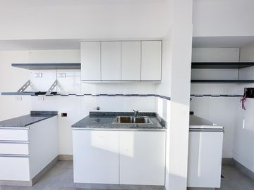 Departamento en venta en Echesortu, Rosario 1 dormitorio c/ patio y amenities.