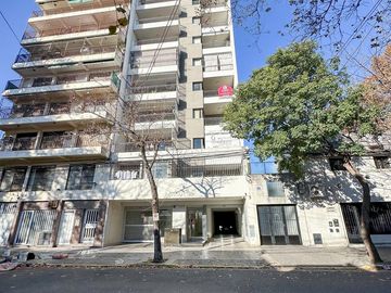 Departamento en venta en Echesortu, Rosario 1 dormitorio c/ patio y amenities.