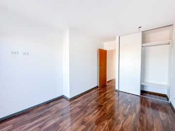 Departamento en venta en Echesortu, Rosario 1 dormitorio c/ patio y amenities.