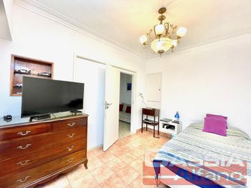 CHALET IMPECABLE ESTADO, 4 AMBIENTES, GARAGE, TERRAZA, GIMNASIO, SUP CUB. 152m2