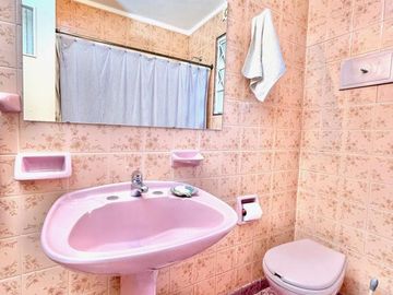 CHALET IMPECABLE ESTADO, 4 AMBIENTES, GARAGE, TERRAZA, GIMNASIO, SUP CUB. 152m2