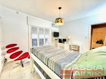 CHALET IMPECABLE ESTADO, 4 AMBIENTES, GARAGE, TERRAZA, GIMNASIO, SUP CUB. 152m2