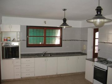 Casa en  VENTA EN ARGUELLO A METROS DE RECTA ZONA COLEGIOS