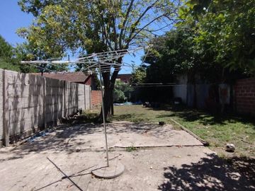 Casa en venta - 3 Dormitorios 1 Baño - Cochera - 400Mts2 - Claypole