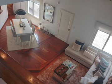 Casa en venta - 3 Dormitorios 3 Baños - Cochera - 1.100Mts2 - Campana