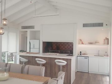Casa en venta - 3 Dormitorios 3 Baños - Cochera - 1.100Mts2 - Campana