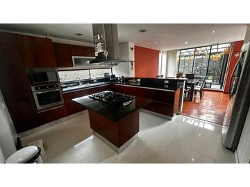 Hermosa casa en arriendo- Bosque Madero