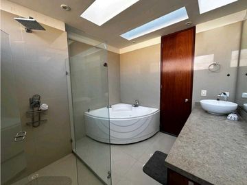 Hermosa casa en arriendo- Bosque Madero