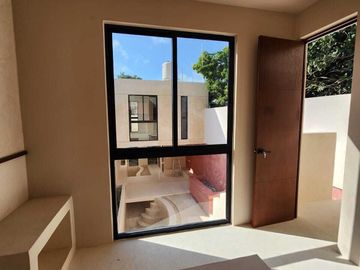 Venta de casa en el Centro remodelada de 3 Habitaciones con piscina