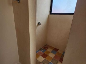 Venta de casa en el Centro remodelada de 3 Habitaciones con piscina