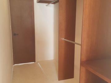 Venta de casa en el Centro remodelada de 3 Habitaciones con piscina