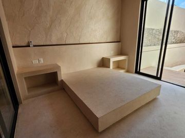 Venta de casa en el Centro remodelada de 3 Habitaciones con piscina