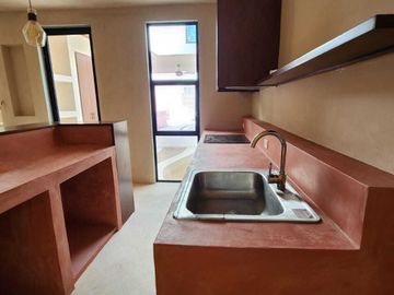 Venta de casa en el Centro remodelada de 3 Habitaciones con piscina