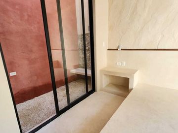 Venta de casa en el Centro remodelada de 3 Habitaciones con piscina