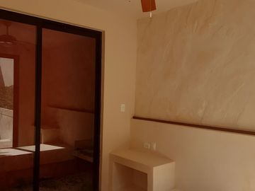 Venta de casa en el Centro remodelada de 3 Habitaciones con piscina
