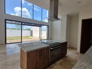 Casa en Venta en Residencial Entre Parques, Mérida Yucatán.
