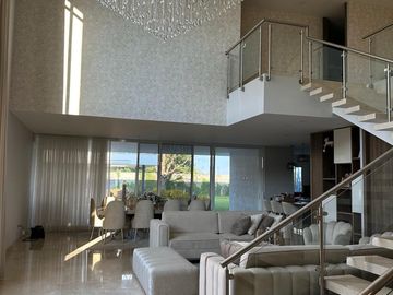 Venta De Espectacular Mansión Luxury En Prestigioso Condominio De Pance 1600 M2 De Lote.