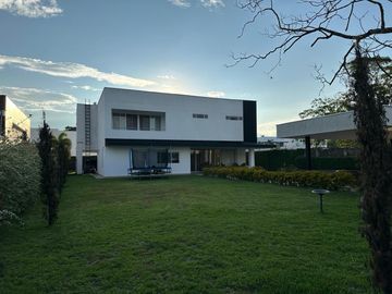 Venta De Espectacular Mansión Luxury En Prestigioso Condominio De Pance 1600 M2 De Lote.