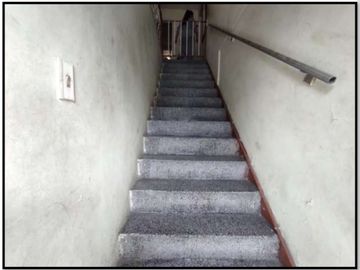 Venta Casa Independiente En El Barrio Popular En Sector Residencial Y Comercial