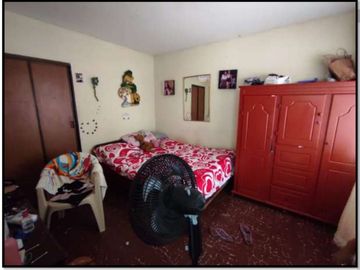 Venta Casa Independiente En El Barrio Popular En Sector Residencial Y Comercial