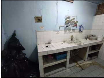 Venta Casa Independiente En El Barrio Popular En Sector Residencial Y Comercial
