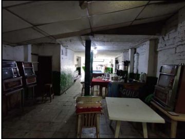 Venta Casa Independiente En El Barrio Popular En Sector Residencial Y Comercial