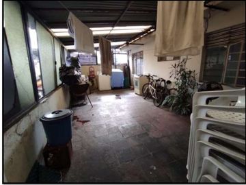 Venta Casa Independiente En El Barrio Popular En Sector Residencial Y Comercial