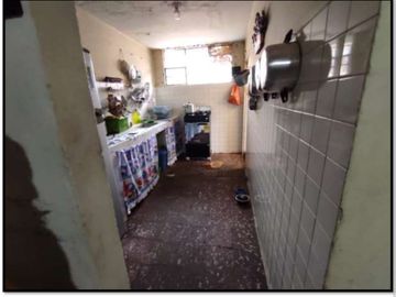 Venta Casa Independiente En El Barrio Popular En Sector Residencial Y Comercial