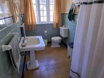 Se vende hermosa casa Playa Ancha, Av Gran Bretaña.Ew.-