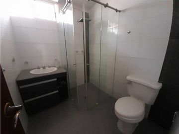 Casa de dos pisos en venta - Barrio Las Mercedes Palmira Valle