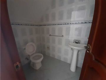 Casa de dos pisos en venta - Barrio Las Mercedes Palmira Valle