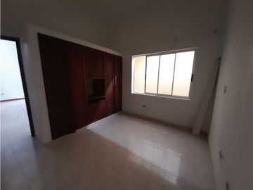 Casa de dos pisos en venta - Barrio Las Mercedes Palmira Valle