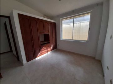 Casa de dos pisos en venta - Barrio Las Mercedes Palmira Valle
