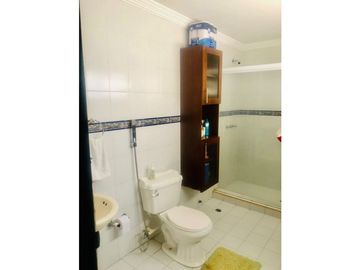 SE VENDE ESPECTACULAR CASA INDEPENDIENTE CON PISCINA EN LA CUMBRE