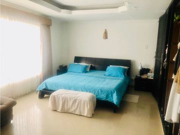 SE VENDE ESPECTACULAR CASA INDEPENDIENTE CON PISCINA EN LA CUMBRE