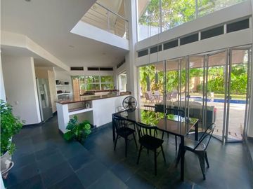 EN VENTA HERMOSA CASA EN CARTAGENA EN CONDOMINIO CON PLAYA PRIVADA