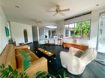 EN VENTA HERMOSA CASA EN CARTAGENA EN CONDOMINIO CON PLAYA PRIVADA