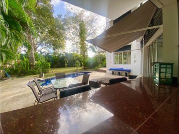 EN VENTA HERMOSA CASA EN CARTAGENA EN CONDOMINIO CON PLAYA PRIVADA