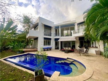 EN VENTA HERMOSA CASA EN CARTAGENA EN CONDOMINIO CON PLAYA PRIVADA