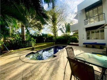 EN VENTA HERMOSA CASA EN CARTAGENA EN CONDOMINIO CON PLAYA PRIVADA
