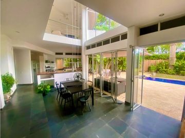 EN VENTA HERMOSA CASA EN CARTAGENA EN CONDOMINIO CON PLAYA PRIVADA