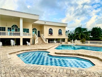 EN VENTA HERMOSA CASA EN CARTAGENA EN CONDOMINIO CON PLAYA PRIVADA