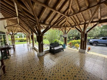 Se Vende Finca Hotel Cerca Al Parque Del Café Pueblo Tapao Quindio