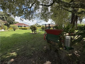 Se Vende Finca Hotel Cerca Al Parque Del Café Pueblo Tapao Quindio