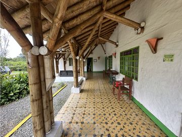 Se Vende Finca Hotel Cerca Al Parque Del Café Pueblo Tapao Quindio