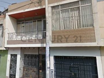 Vendo Casa de 3 Pisos en San Martín de Porres – Ideal para Inversionistas