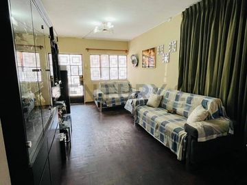 Vendo Casa de 3 Pisos en San Martín de Porres – Ideal para Inversionistas