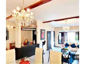 VENDO HERMOSA CASA UBICADISIMA PARAISO AREA 240 MTS  UNA PLANTA AMPIA